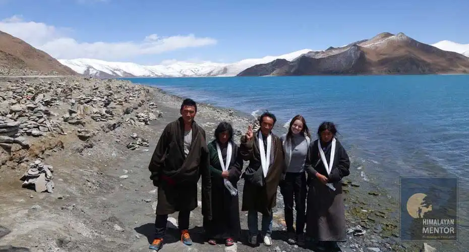 Happy client & Tibetan people in Yamdrok Lake