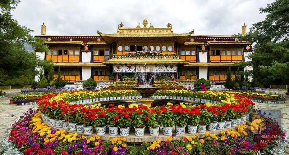 Beautiful Norbulingka Palace, summer palace of Dalai Lama
